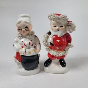 Vtg Napco Santa Mrs Claus Salt Pepper Shakers Spaghetti Trim Christmas Figurines